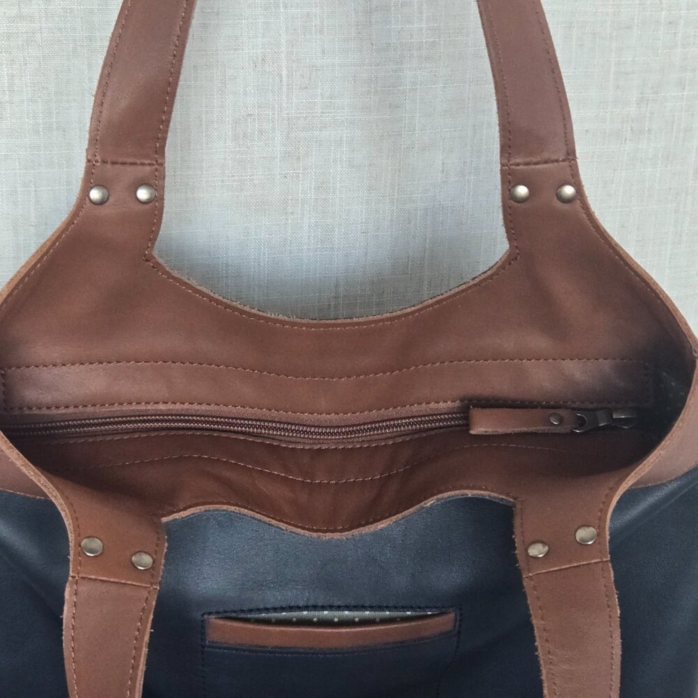 Duluth Trading Co. Black Leather & Brown Trim Zipper Lined Tote w Accessory Bag - Picture 11 of 14